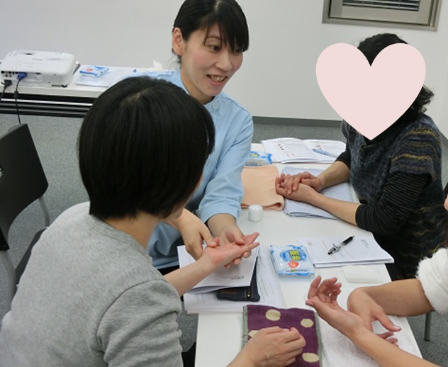 ハンド,マッサージ,リフレクソロジー,ハンドマッサージ,三上絢愛